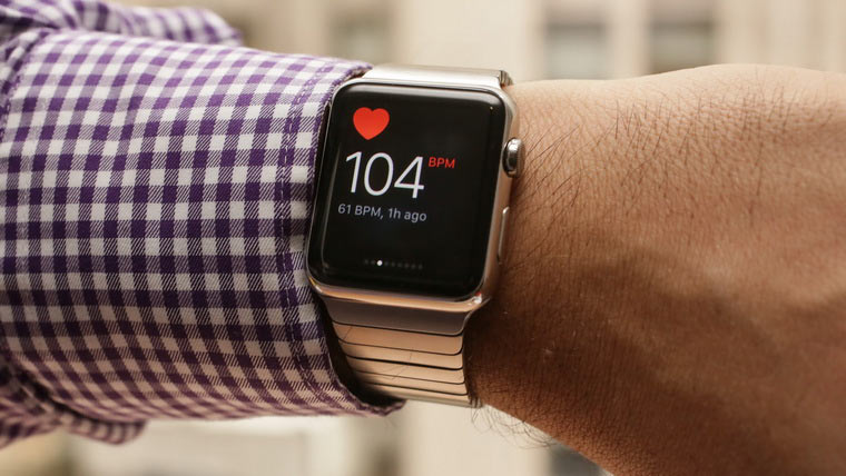 03-Heart-Patient-And-Apple-Watch