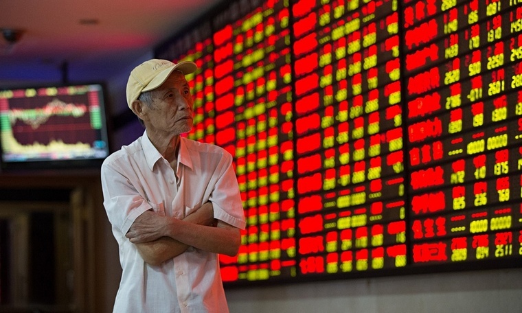 China-Stocks-Plunge-On-We-009 (1)