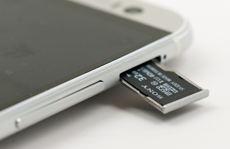 Micro-SD-Card-Slot