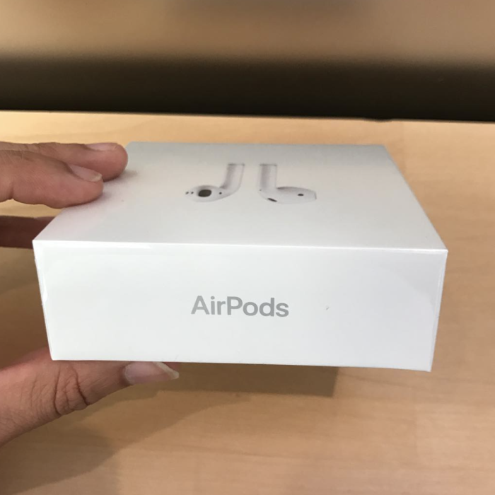 airpods-retail