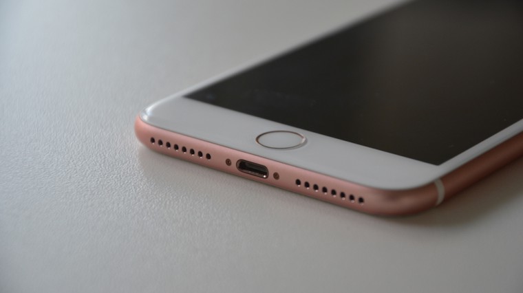 Аналитик: iPhone 8 получит поддержку быстрой зарядки USB Type-C, но сохранит Lightning