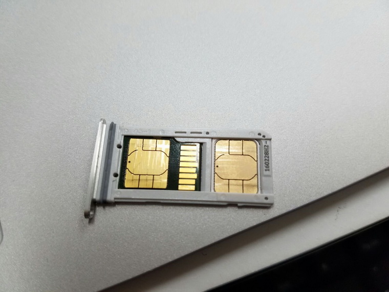 Tecno pova 5 sim. Флешка и Симка в один слот. SIM 1, SIM 2, MICROSD. Xiaomi m1803e7sg лоток сим карты. Слот сим и карта памяти.