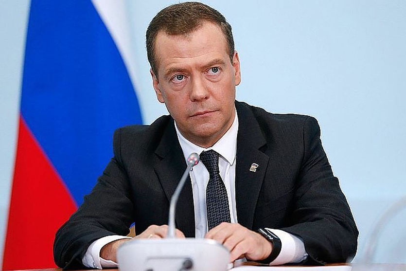 Медведев предложил запретить ввоз американских товаров в Россию