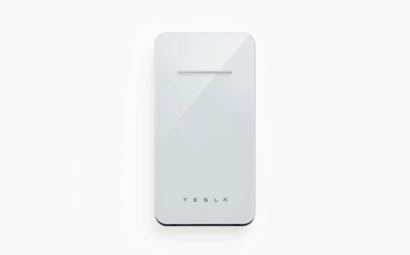 Tesla выгодно распродает беспроводные портативные зарядки для iPhone