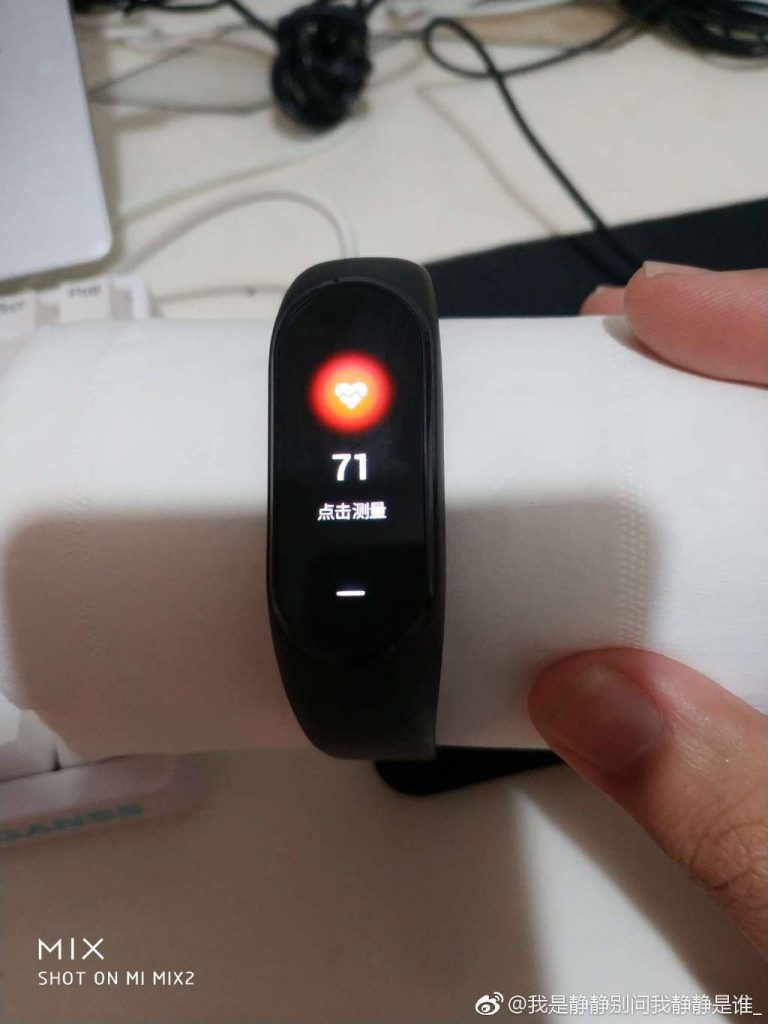 Можно ли спать с часами на руке mi band