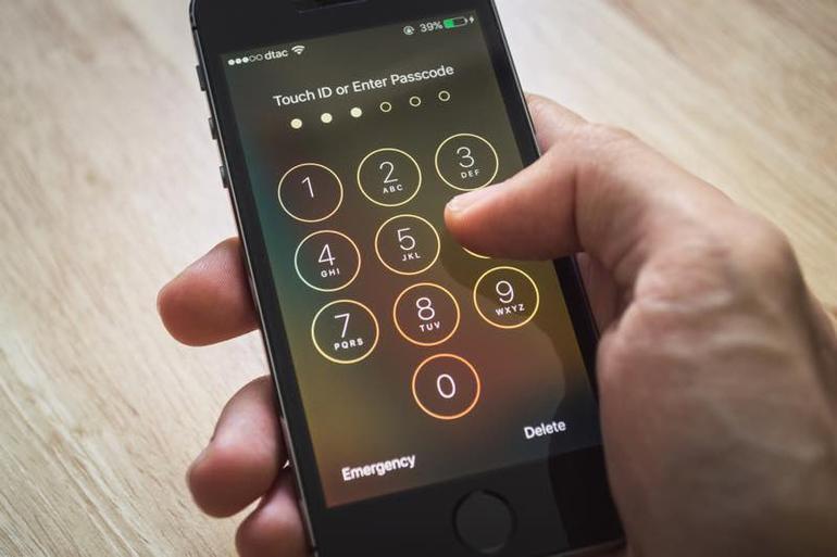 Появился сервис по взлому iPhone с паролем