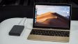 Заряжаю MacBook Pro аккумулятором Mophie и работаю ещё целый день