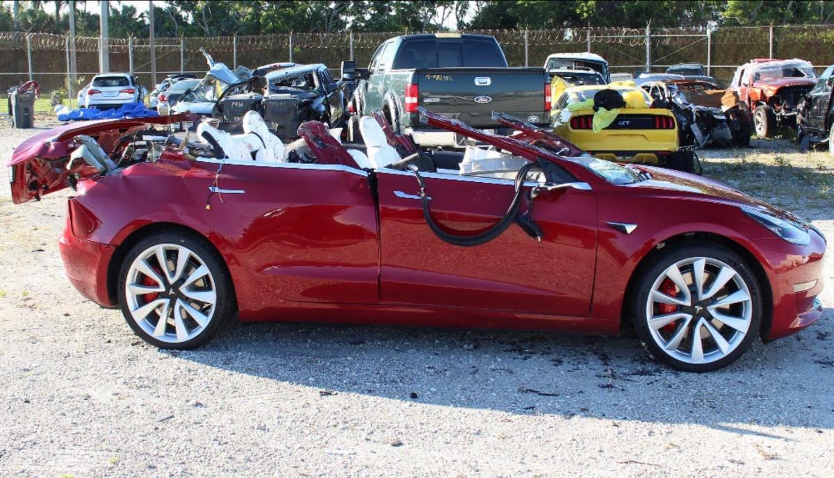 Автопилот Tesla стал причиной смертельного ДТП