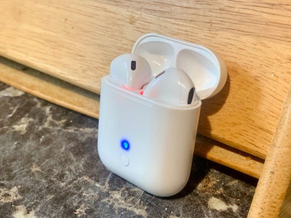 Продажа копий airpods под видом оригинала