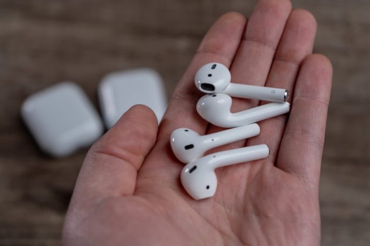 Прости не слышу тебя мои airpods max глушат звуки нищебродов мем