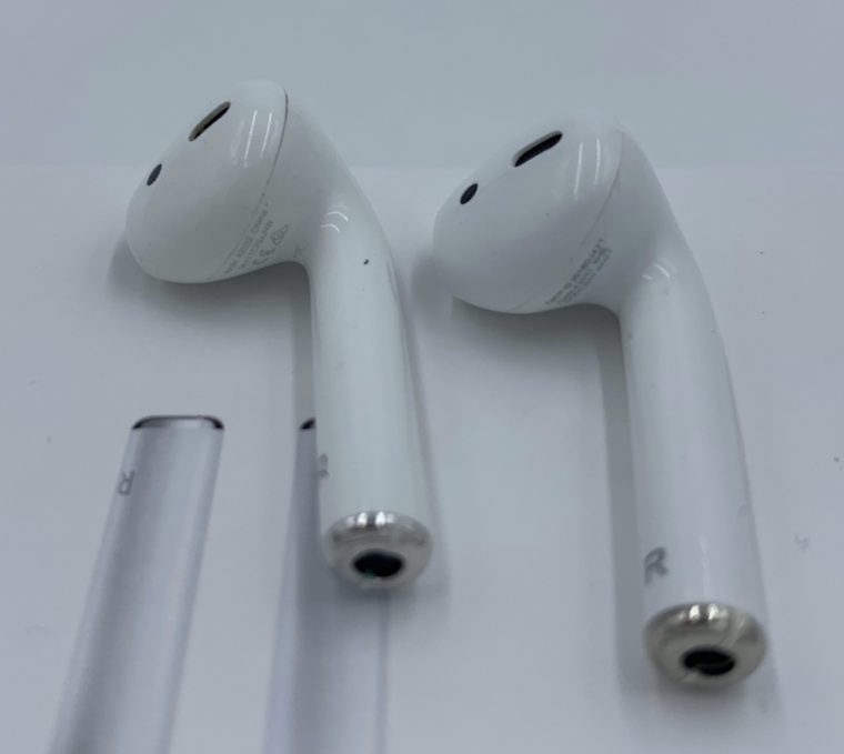 Мигает оранжевый индикатор airpods