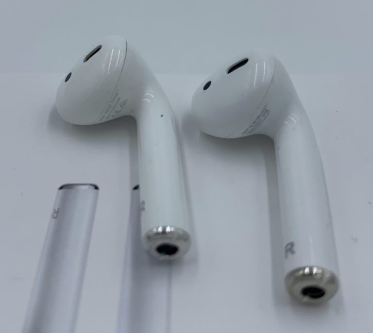 Продажа копий airpods под видом оригинала