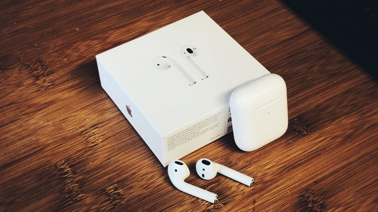 Мигает оранжевый индикатор airpods