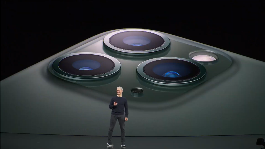 Apple представила iPhone 11 Pro. Впервые с тройной камерой
