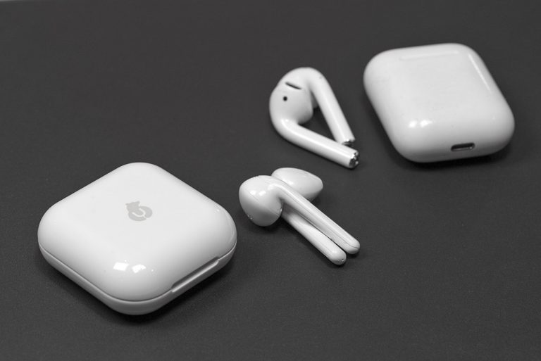 Как спрятать airpods за волосами