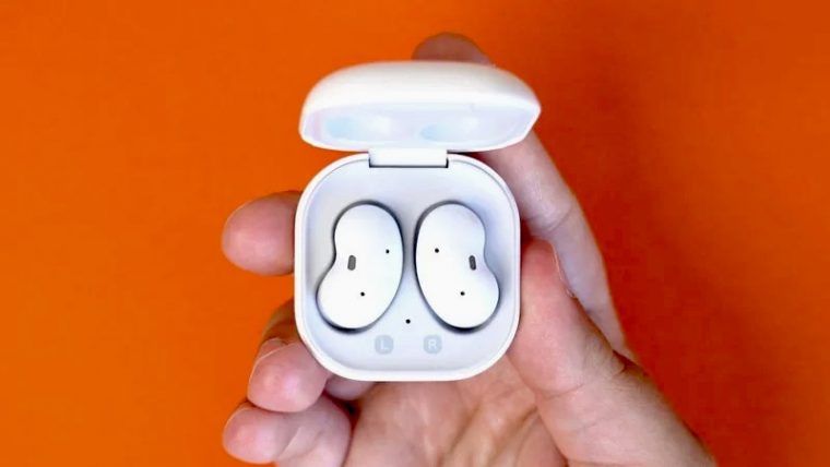 Что лучше galaxy buds или airpods