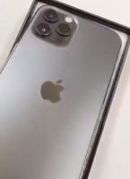 Первая распаковка iPhone 12 Pro, но с подозрительной плёнкой