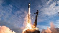 Не только на батуте в космос! Какие конкуренты NASA и Илона Маска есть в России