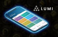 Теперь с айфона можно купить биткоины через Apple Pay. Надо скачать Lumi Wallet