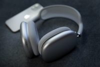 Появились первые впечатления от AirPods Max. Многие в восторге