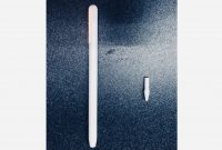 Новый глянцевый Apple Pencil показали на фото