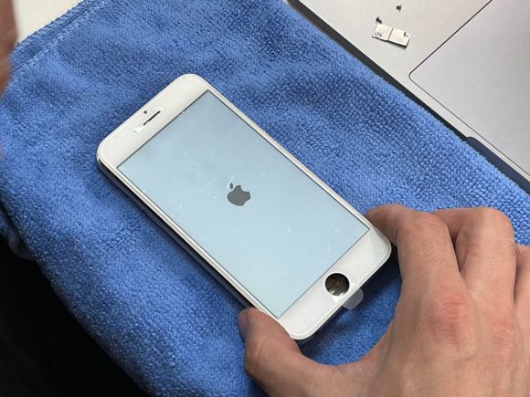 Можно ли поменять заднюю крышку на iphone 6