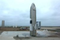 SpaceX впервые успешно приземлила прототип ракеты Starship. На ней люди полетят на Марс