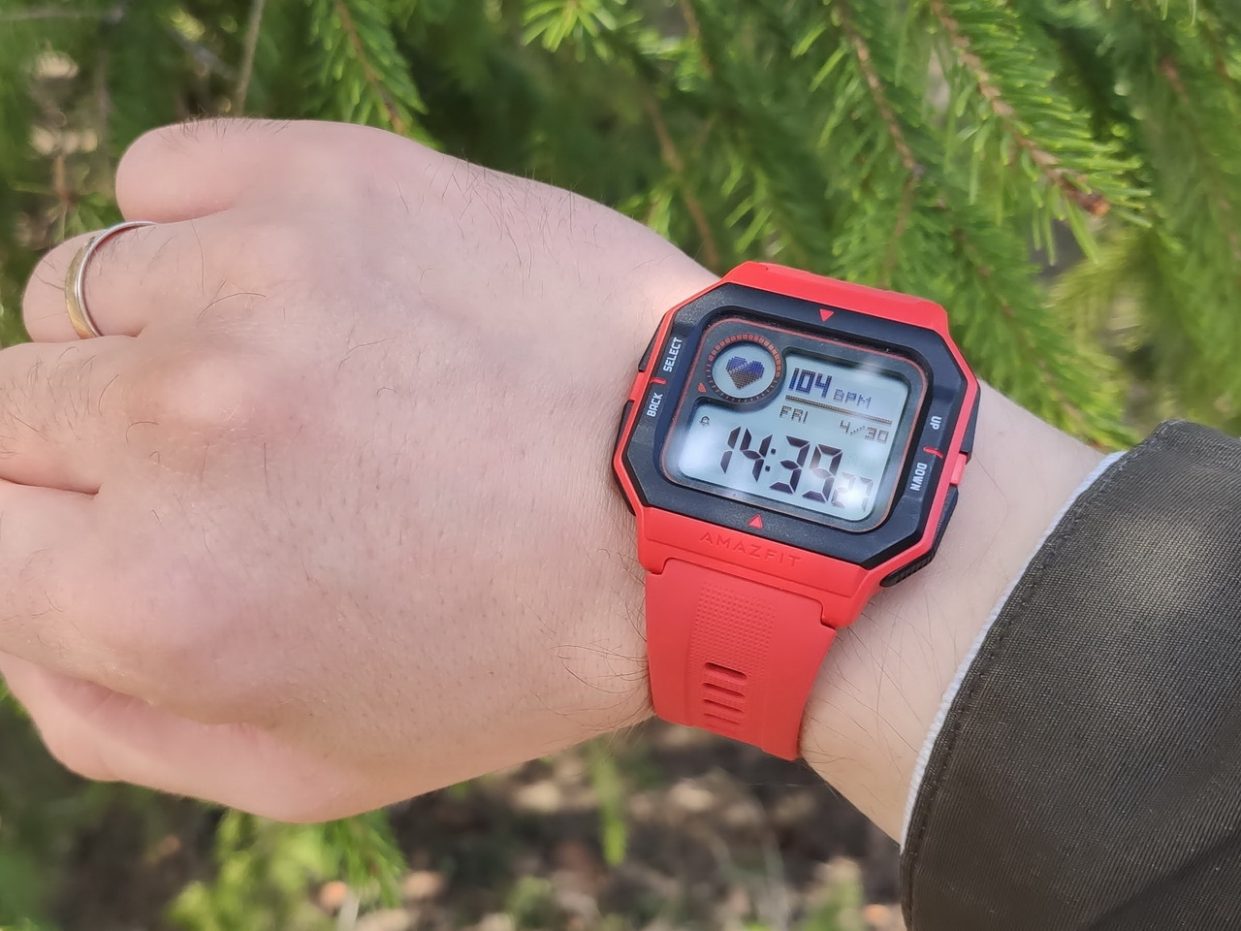 Amazfit neo как подключить к телефону