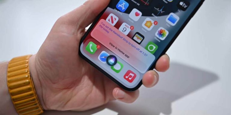 Почему в новой версии ios 15 й все сообщения озвучивает siri