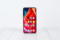 Oppo показала смартфон с фронтальной камерой под экраном. Её вообще не видно