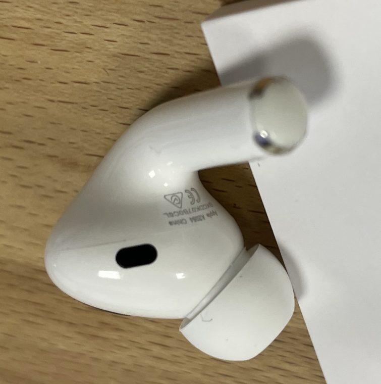 Продажа копий airpods под видом оригинала