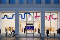 Американца приговорили к 5 годам тюрьмы за кражу подарочных карт Apple Store