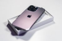 Продажи новых iPhone упали в 4 раза в России по сравнению с прошлым годом