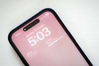 Продажи iPhone в России упали на 35,2% в 2022 году