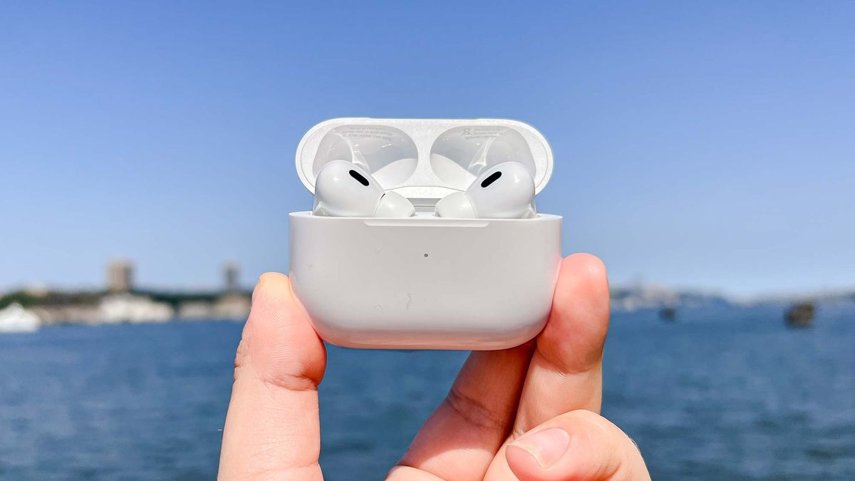 Купил AirPods Pro 2, но у них есть странная проблема. Вместо разговора они распознают только монолог