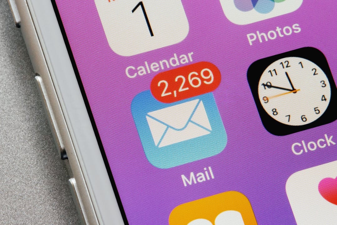 Приложение Почта в iOS 18 сможет само отвечать на письма