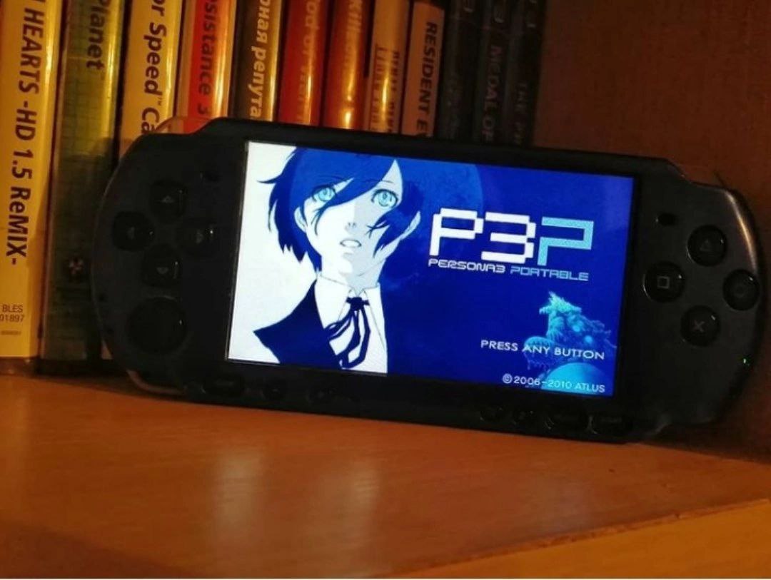 Как взломали легендарную PlayStation Portable (PSP). Sony пыталась бороться  с хакерами, но проиграла