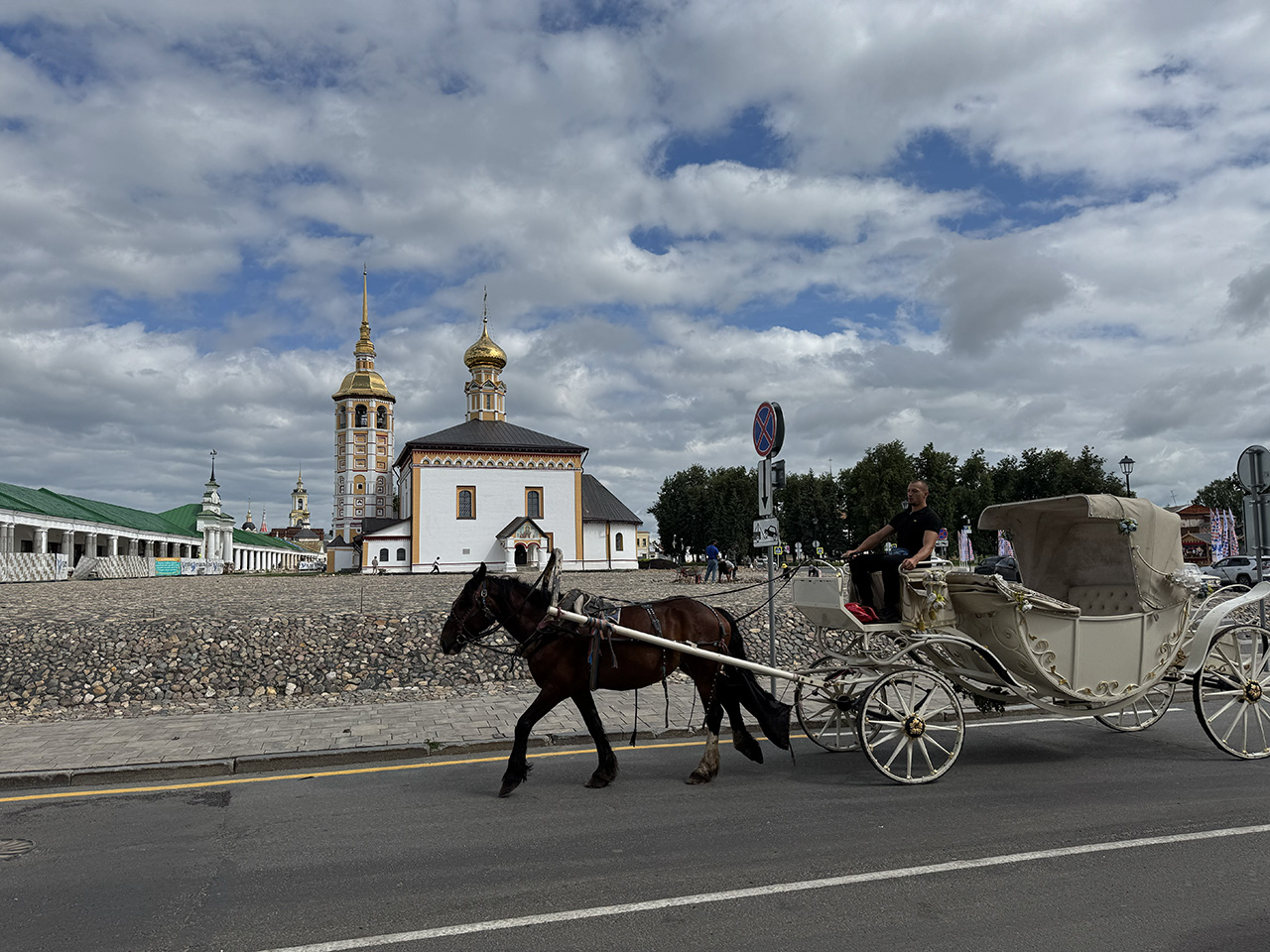 Съездил на выходные в Суздаль и впечатлён навсегда. В этом городе должен  побывать каждый