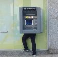 Почему так сложно взломать современный банкомат. Именно поэтому раньше он выдавал радиоактивные деньги