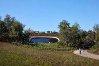 Apple построила новое здание в Apple Park. Это подземная Обсерватория для демонстрации новых продуктов