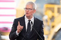 Тим Кук обналичил акции Apple на сумму 50 миллионов долларов