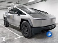 Мы прокатились на танке от Илона Маска!  Впечатления от космического Tesla Cybertruck Cyberbeast, как ему в нашей Москве