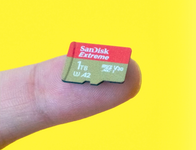 Это казалось невозможным. Как в крохотные чипы SSD сейчас помещается целых 8 ТБ памяти