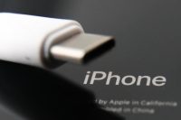 Хакер смог взломать разъём USB-C в iPhone и Mac для перехвата данных. Но Apple не видит в этом проблемы